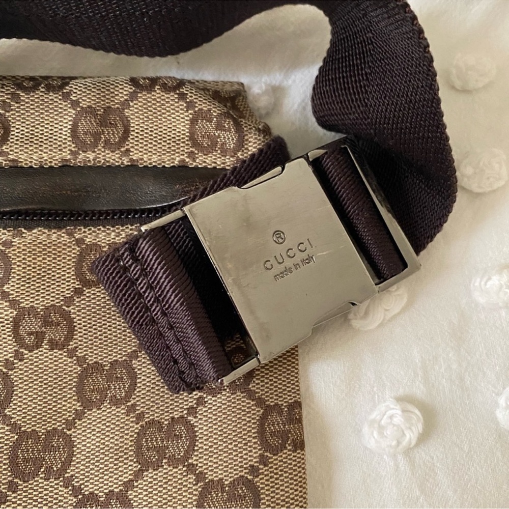 Gucci Beige Monogram Crossbody Bag - Picture 7 of 12